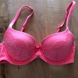 Victoria’s Secret Body by Victoria Lined Demi. Peach 32D